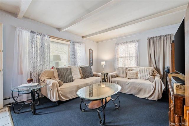 122 Balsam Lane, Levittown, NY 11756