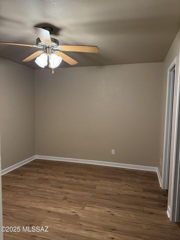 3357 N Country Club Rd Apt 21, Tucson, AZ 85716