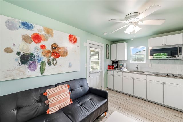 134 N Alister St 26, Port Aransas, TX 78373