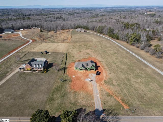 812 Old Island Ford Road, Chesnee, SC 29323