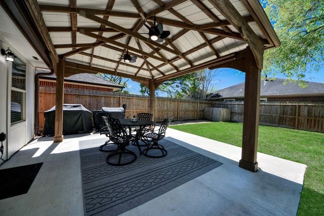 2506 Foxden Drive, Pearland, TX 77584