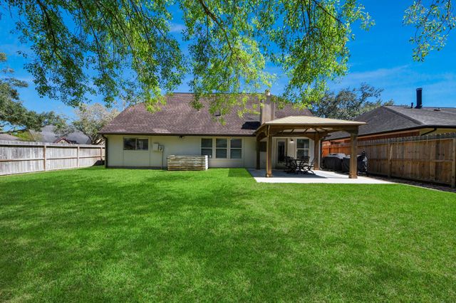 2506 Foxden Drive, Pearland, TX 77584