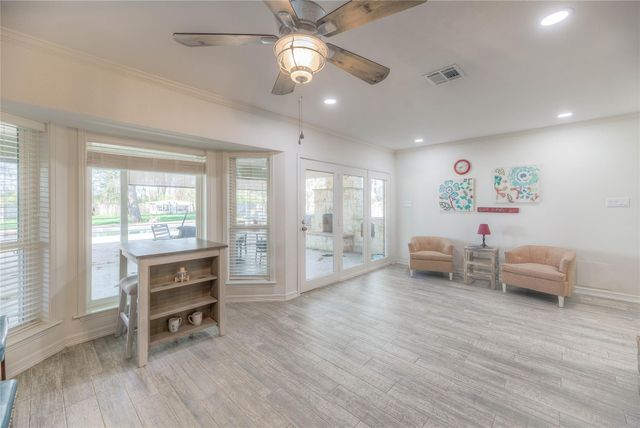 308 Trailwood Drive, Crockett, TX 75835