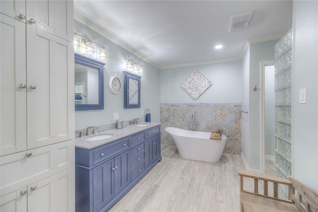 308 Trailwood Drive, Crockett, TX 75835