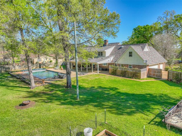 308 Trailwood Drive, Crockett, TX 75835