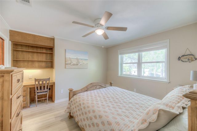 308 Trailwood Drive, Crockett, TX 75835