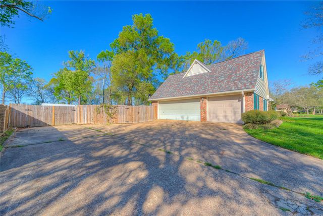 308 Trailwood Drive, Crockett, TX 75835