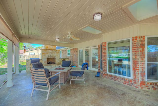 308 Trailwood Drive, Crockett, TX 75835