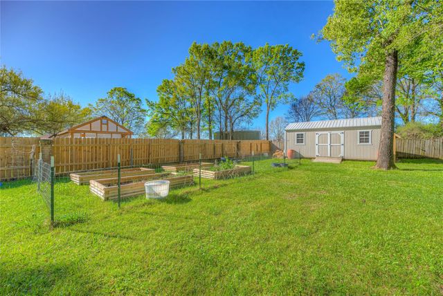 308 Trailwood Drive, Crockett, TX 75835