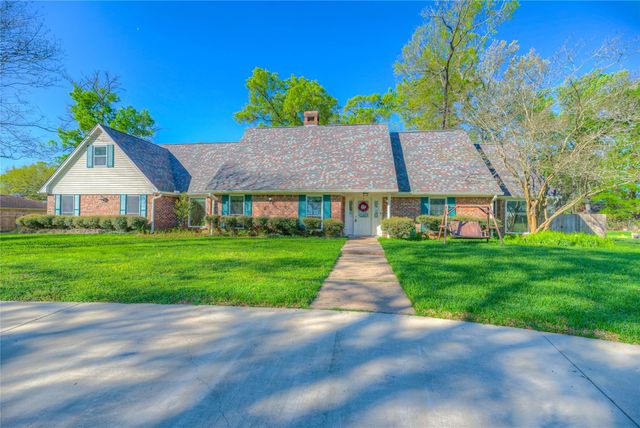 308 Trailwood Drive, Crockett, TX 75835