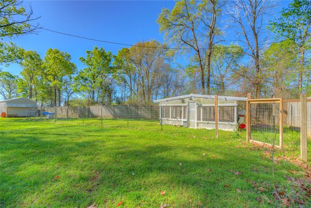 308 Trailwood Drive, Crockett, TX 75835