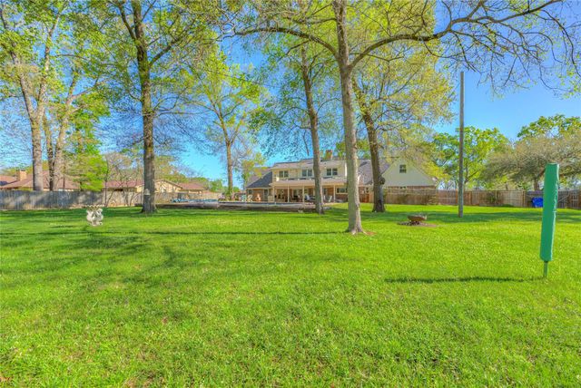 308 Trailwood Drive, Crockett, TX 75835