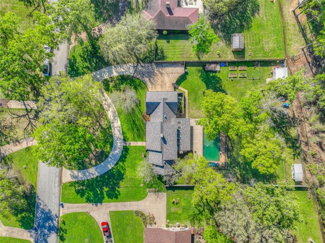 308 Trailwood Drive, Crockett, TX 75835