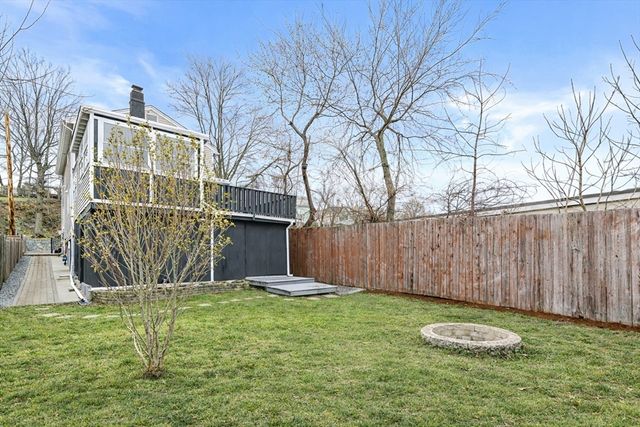 61 E Albion St, Somerville, MA 02145