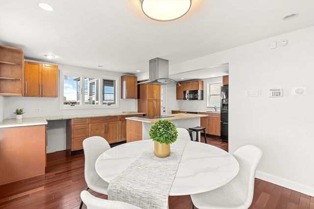 61 E Albion St, Somerville, MA 02145