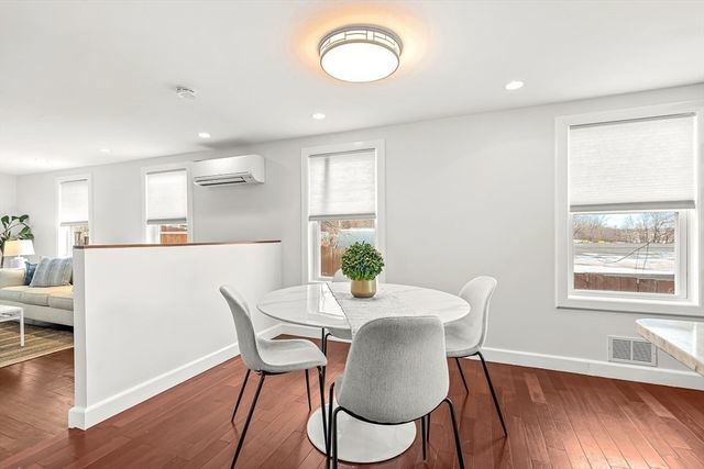 61 E Albion St, Somerville, MA 02145