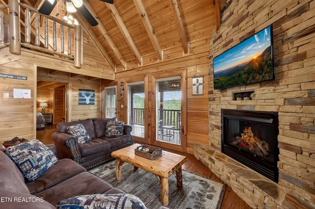 1937 Cougar Crossing Way, Sevierville, TN 37876