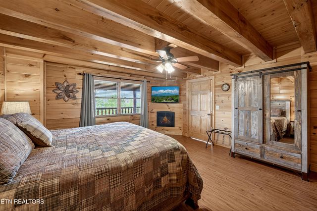 1937 Cougar Crossing Way, Sevierville, TN 37876