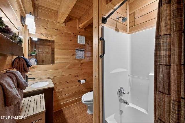 1937 Cougar Crossing Way, Sevierville, TN 37876