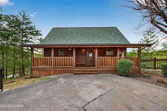1937 Cougar Crossing Way, Sevierville, TN 37876