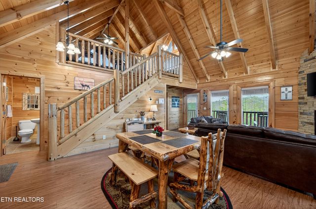 1937 Cougar Crossing Way, Sevierville, TN 37876