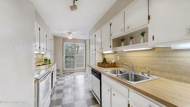 3607 Brownsboro Rd 13, Louisville, KY 40207