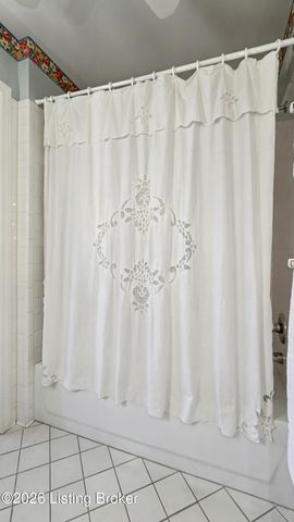 3607 Brownsboro Rd 13, Louisville, KY 40207