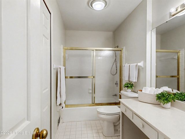 3607 Brownsboro Rd 13, Louisville, KY 40207