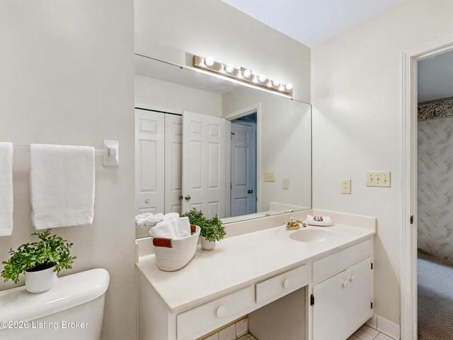 3607 Brownsboro Rd 13, Louisville, KY 40207