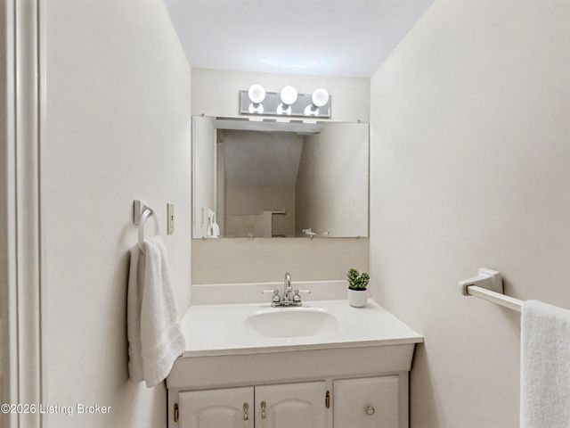 3607 Brownsboro Rd 13, Louisville, KY 40207