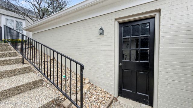 3607 Brownsboro Rd 13, Louisville, KY 40207