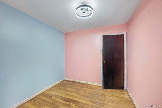 14 Urn Court, Brentwood, NY 11717