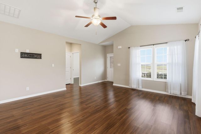 197 Ridge View Road, Versailles, KY 40383