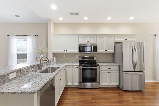 197 Ridge View Road, Versailles, KY 40383