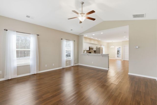 197 Ridge View Road, Versailles, KY 40383