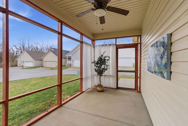 197 Ridge View Road, Versailles, KY 40383