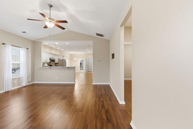 197 Ridge View Road, Versailles, KY 40383