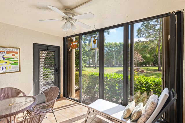 314 Knotty Pine Circle C-1, Greenacres, FL 33463