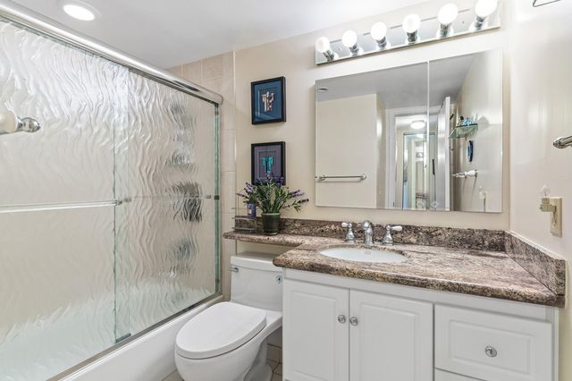 314 Knotty Pine Circle C-1, Greenacres, FL 33463