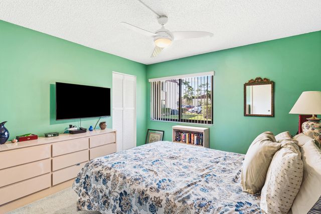 314 Knotty Pine Circle C-1, Greenacres, FL 33463