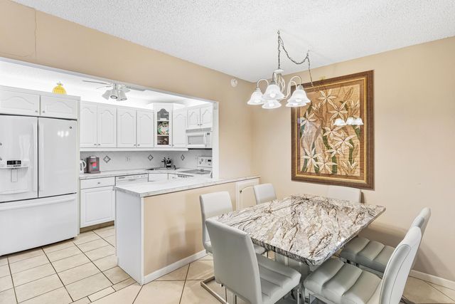 314 Knotty Pine Circle C-1, Greenacres, FL 33463