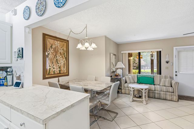 314 Knotty Pine Circle C-1, Greenacres, FL 33463