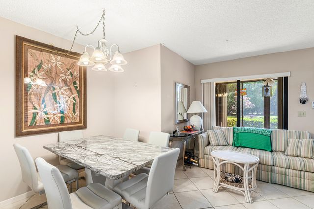 314 Knotty Pine Circle C-1, Greenacres, FL 33463