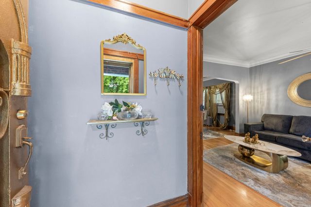 3707 Kenilworth Avenue, Berwyn, IL 60402