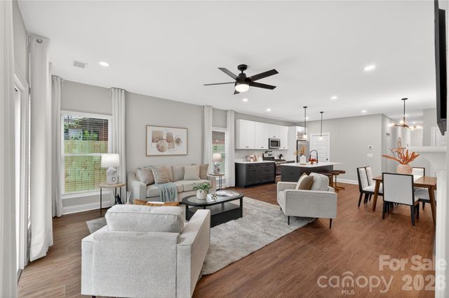 3217 Credenza Road, Charlotte, NC 28208