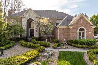 5173 Serena Drive, Troy, MI 48098