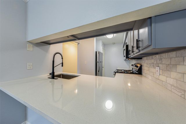 501 W 26th ST 103, Austin, TX 78705