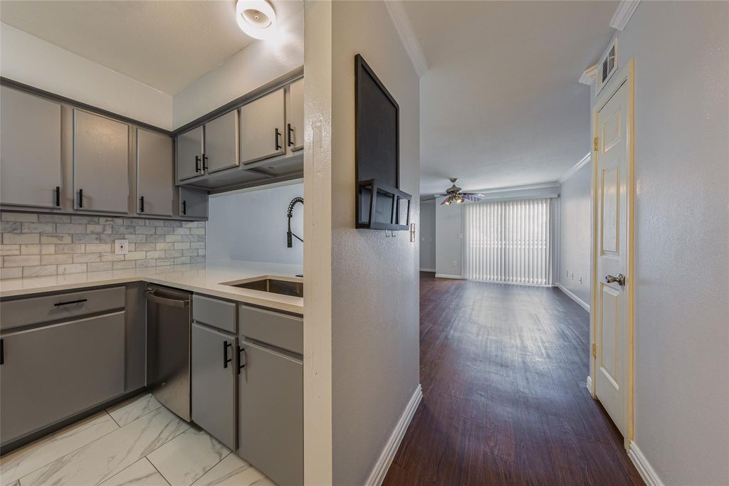 501 W 26th ST 103, Austin, TX 78705