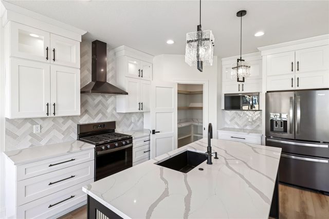 17317 Brookview Drive, Urbandale, IA 50263