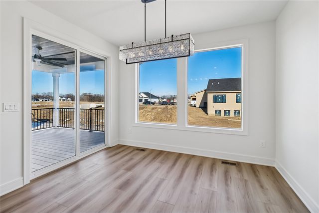 17317 Brookview Drive, Urbandale, IA 50263